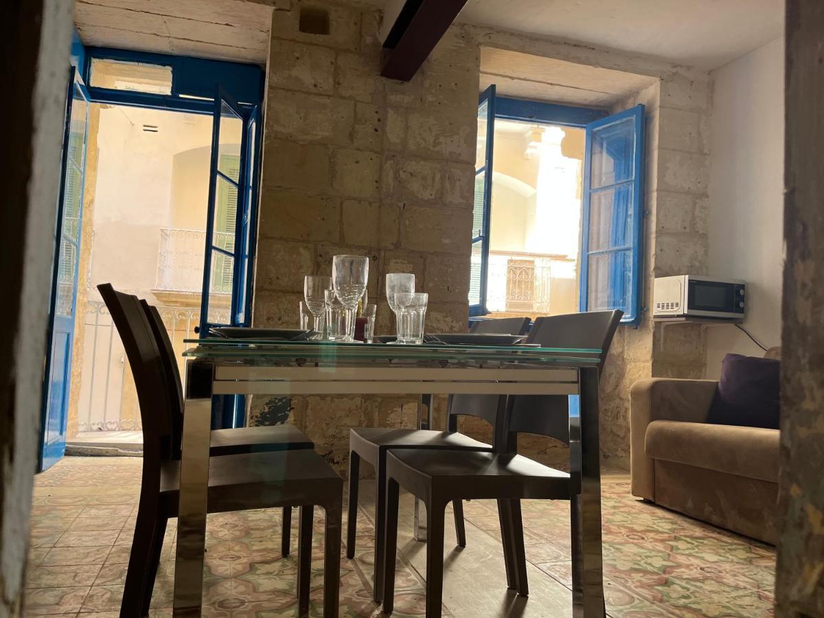 Traditional Townhouse In The Hearth Of Valletta Villa Exteriör bild